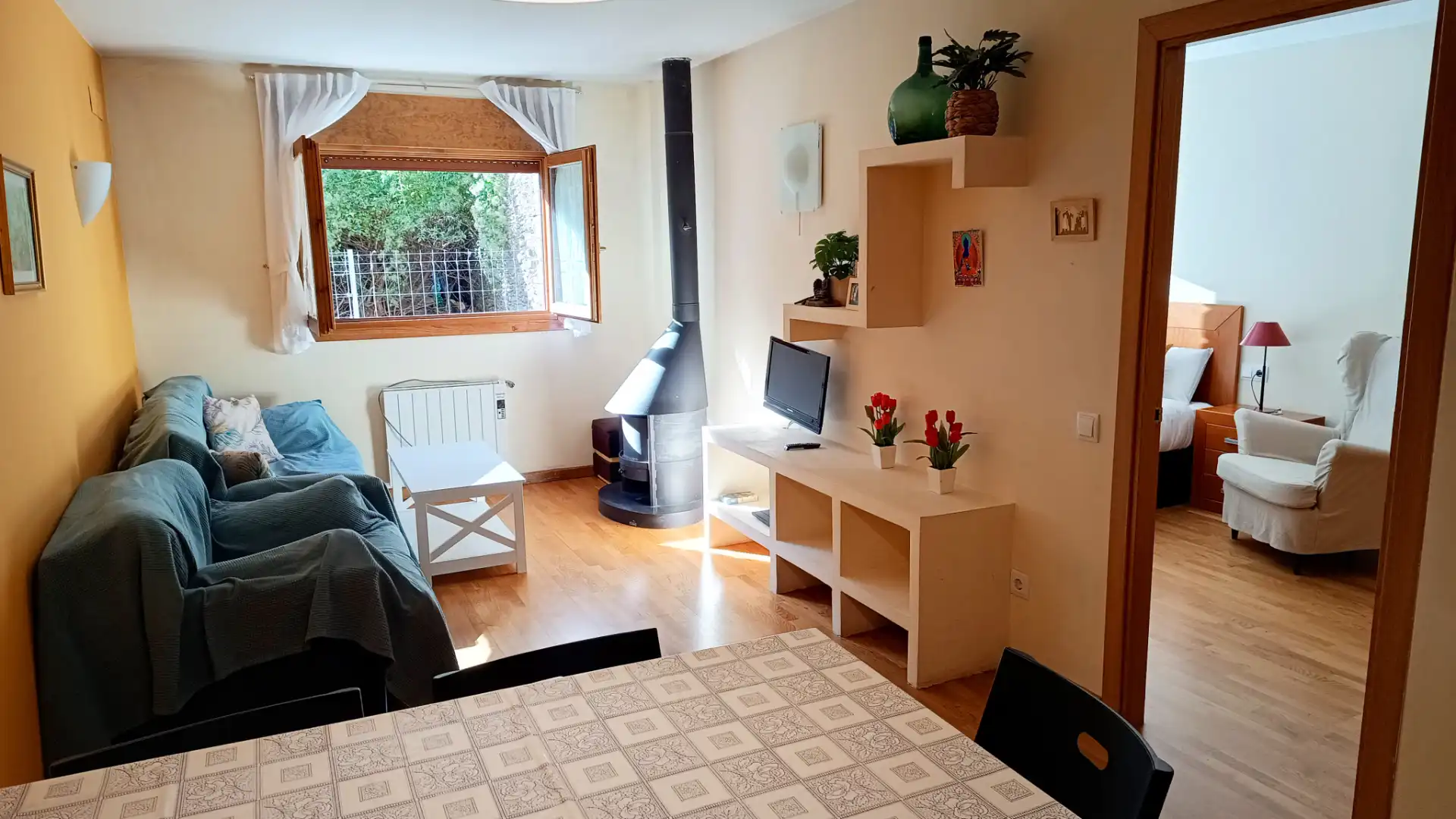 Apartment with lift for sale in Plaça Macot-ainet de Cardos 3, imagen 2