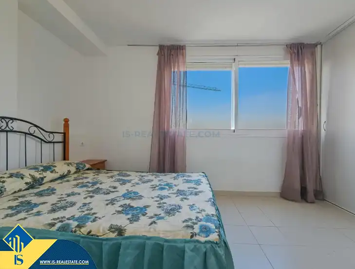 Habitación de Dúplex en venta en Guardamar del Segura con Terraza, Amueblado y Piscina comunitaria