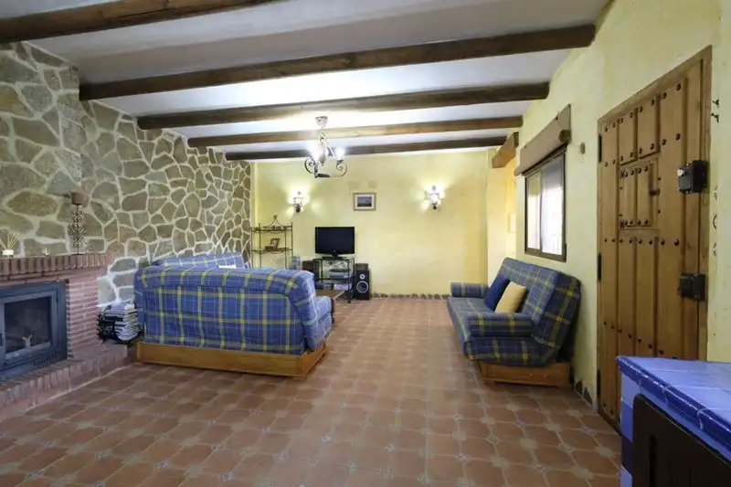 Casa rústica amb jardí en venda a Villamena, imagen 14