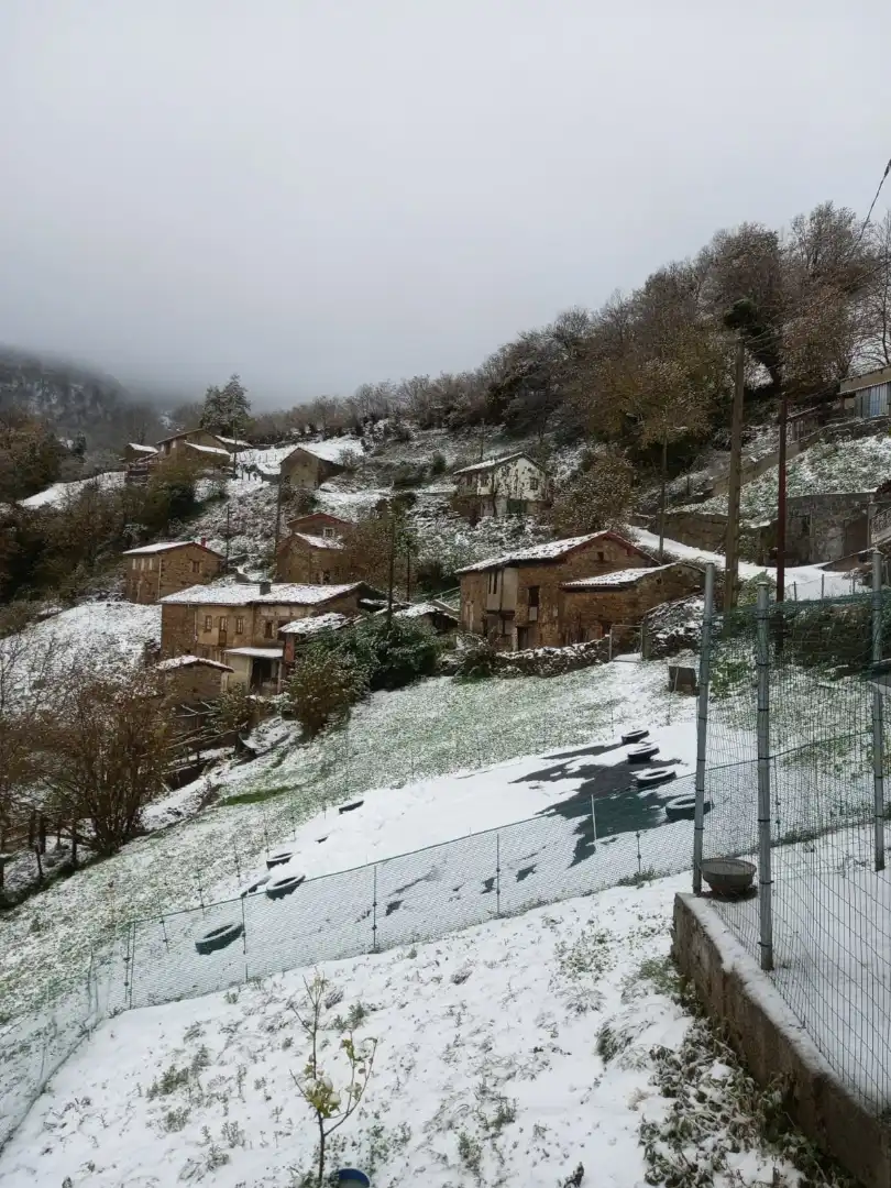 Außenansicht von Einfamilien-Reihenhaus zum Verkauf in Langreo mit Heizung, Parkett und Terrasse