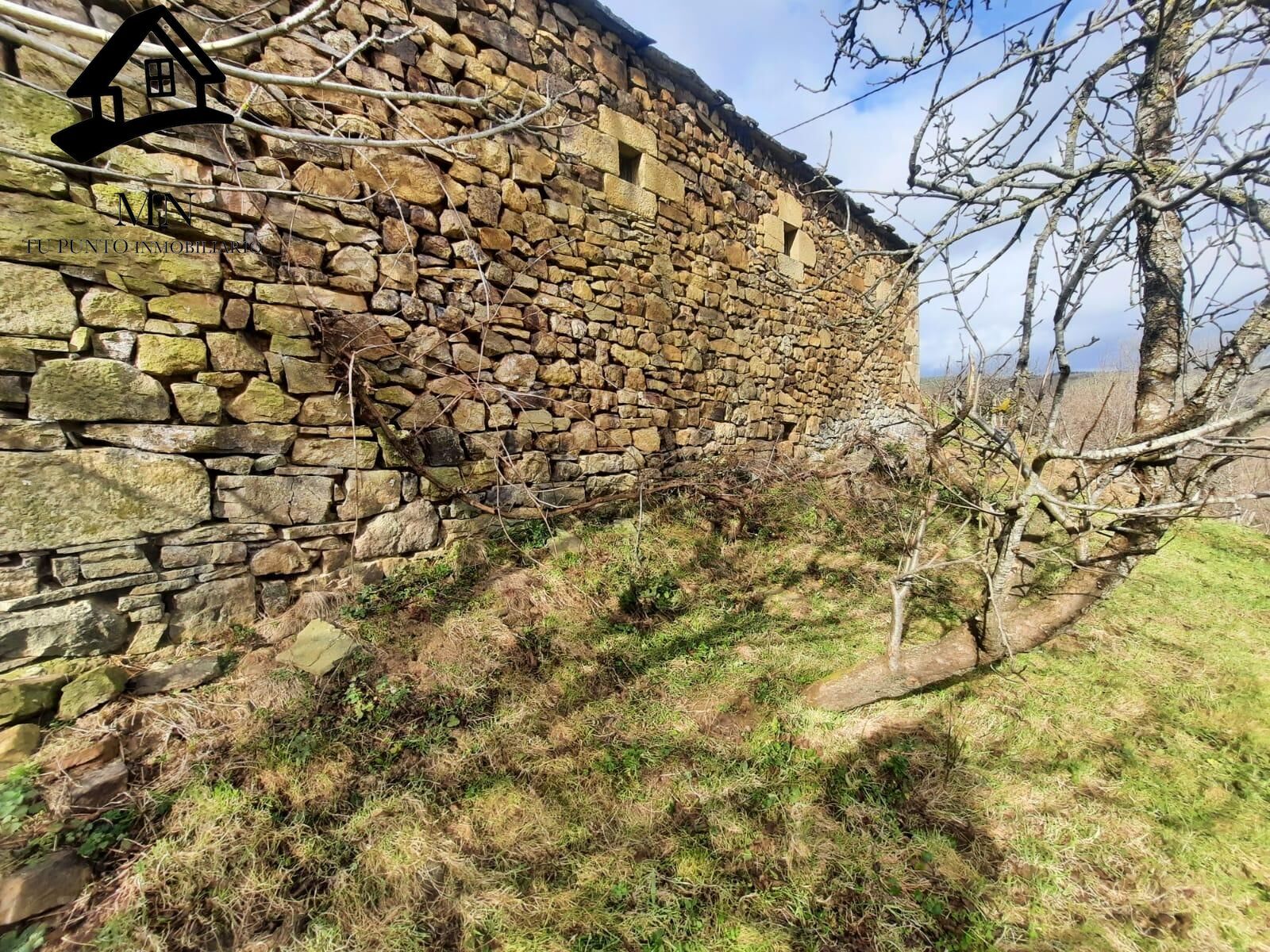 Finca rústica en venda en San Pedro del Romeral amb Jardí privat
