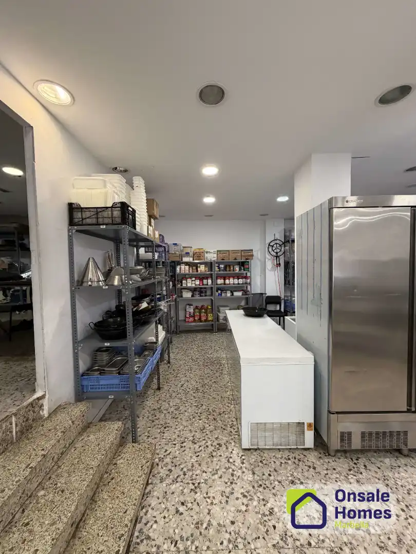 Commercial properties for transfer in Marbella  with Air Conditioner, Furnished and Alarm