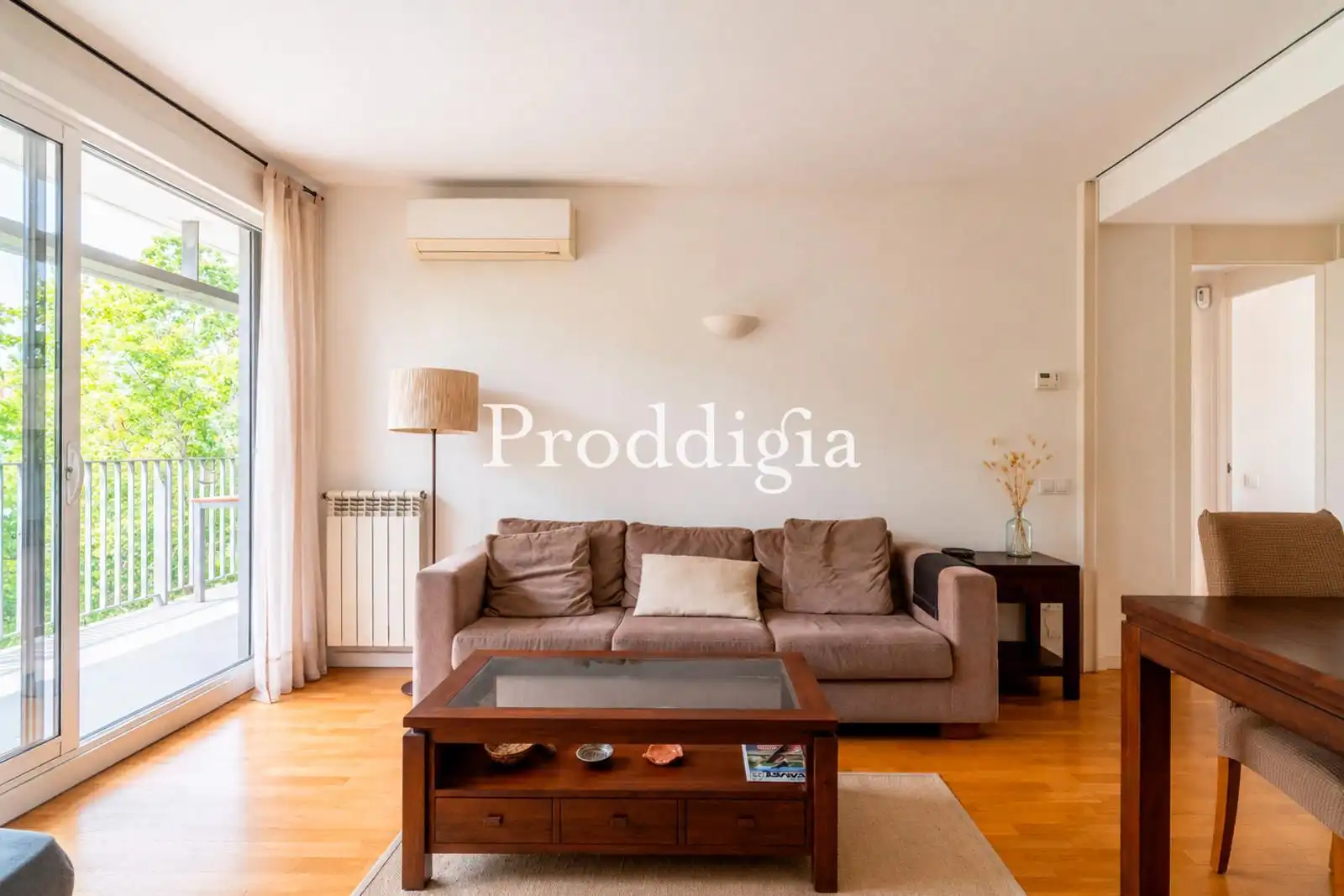 Living room of Attic for sale in Sant Cugat del Vallès  with Air Conditioner, Heating and Terrace