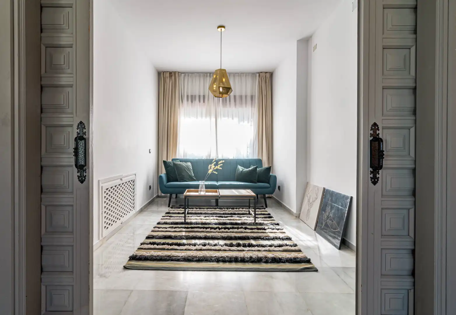 Sala d'estar de Casa o xalet de lloguer en Marbella amb Aire condicionat, Jardí privat i Parquet