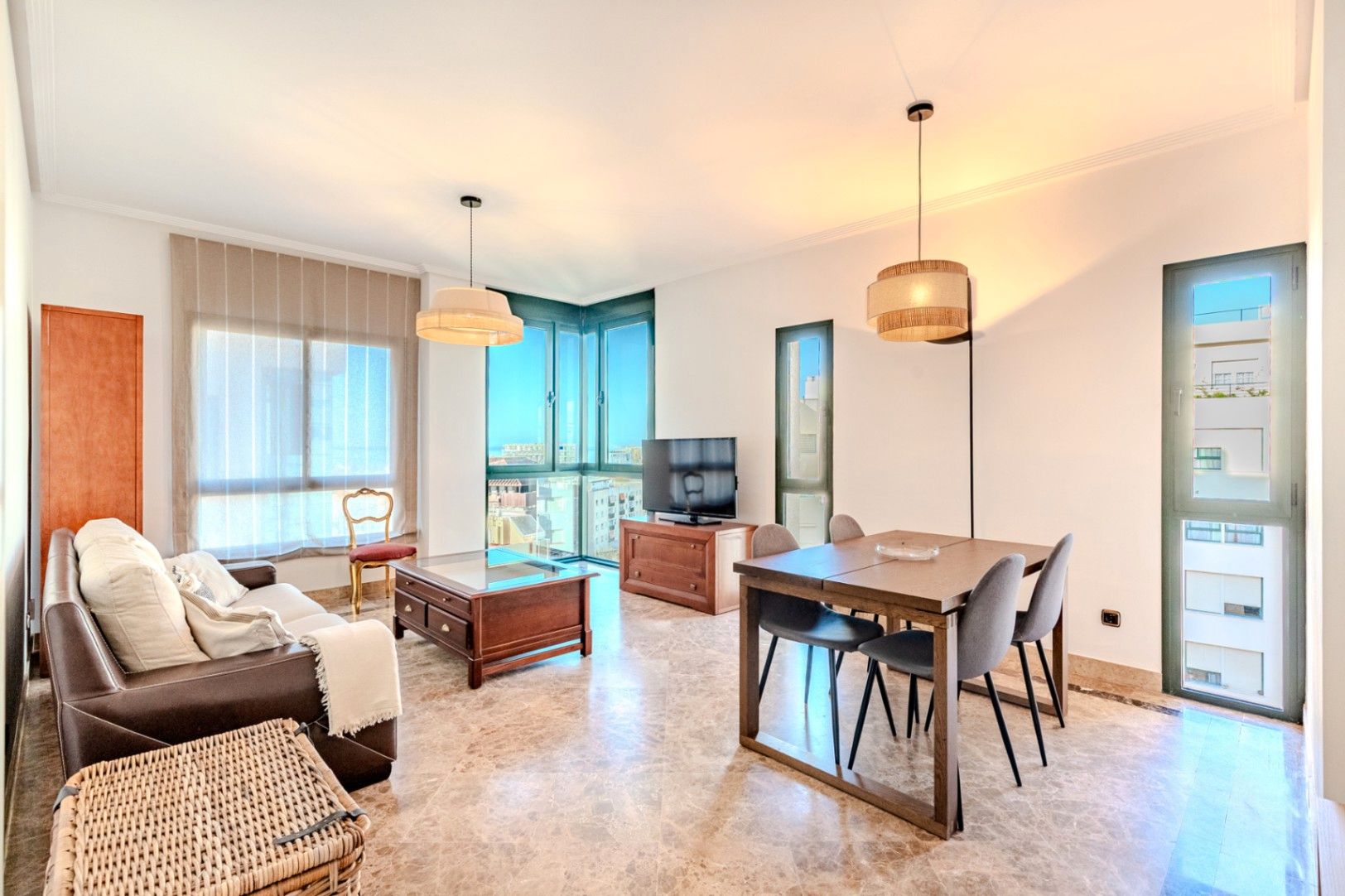 Living room of Flat for rent in Marbella  with Air Conditioner, Heating and Furnished