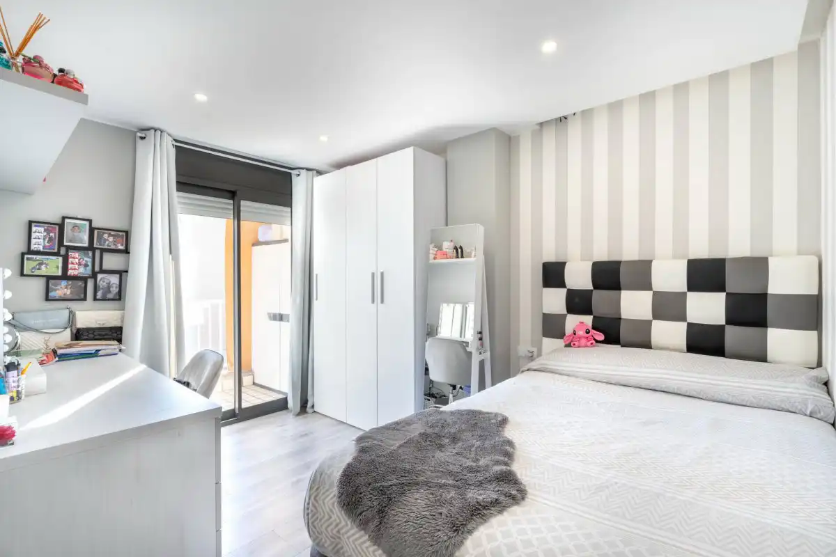 Habitación de Piso en venta en Terrassa con Calefacción y Balcón