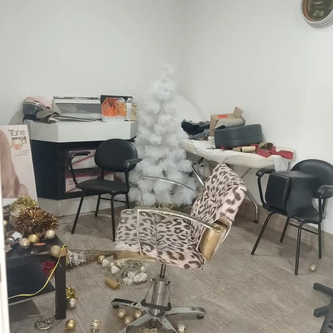 Sala d'estar de Local de lloguer en Las Gabias amb Aire condicionat