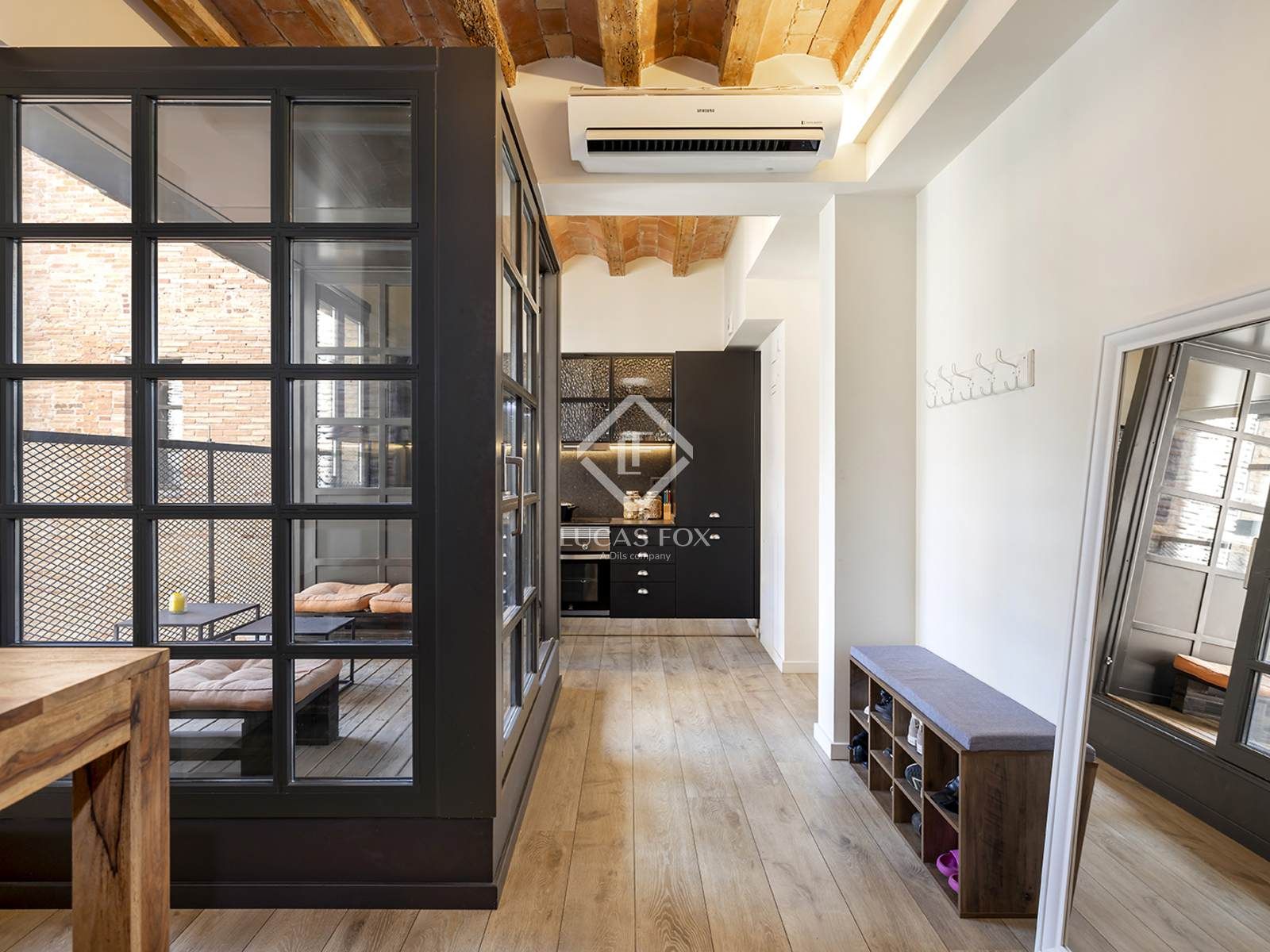 Flat to rent in  Barcelona Capital  with Air Conditioner, Heating and Private garden