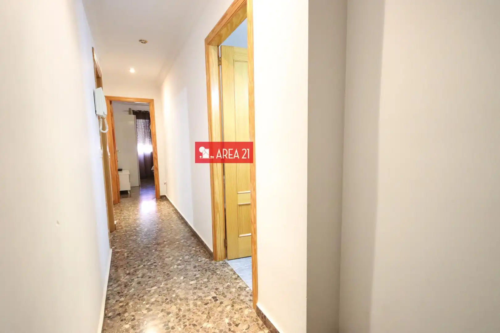 Piso en venta en La Pobla de Vallbona con Trastero y Balcón