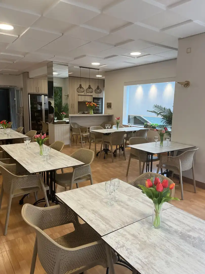 Casa con terraza en venta en Avenida PIRINEUS, imagen 13