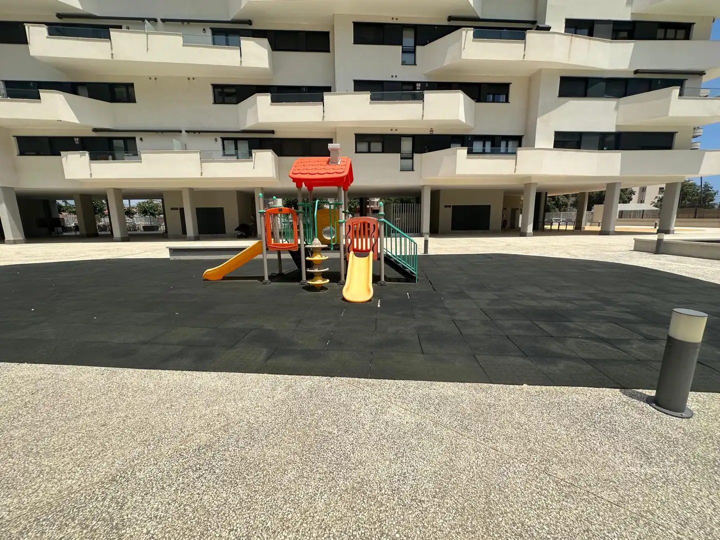 Parking de Apartamento de alquiler en Alicante / Alacant con Aire acondicionado, Amueblado y Horno