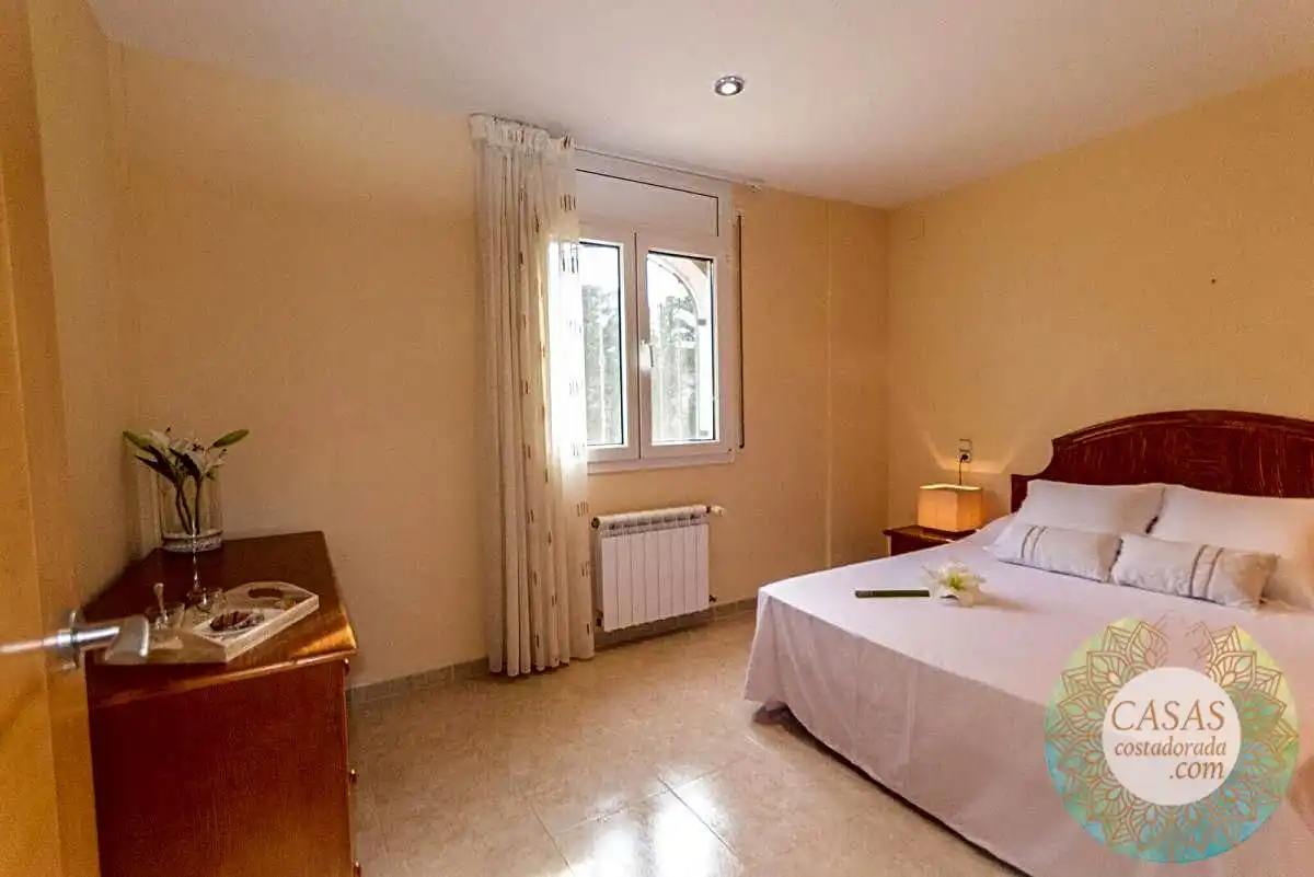 Dormitori de Casa o xalet en venda en L'Ampolla amb Jardí privat, Terrassa i Piscina