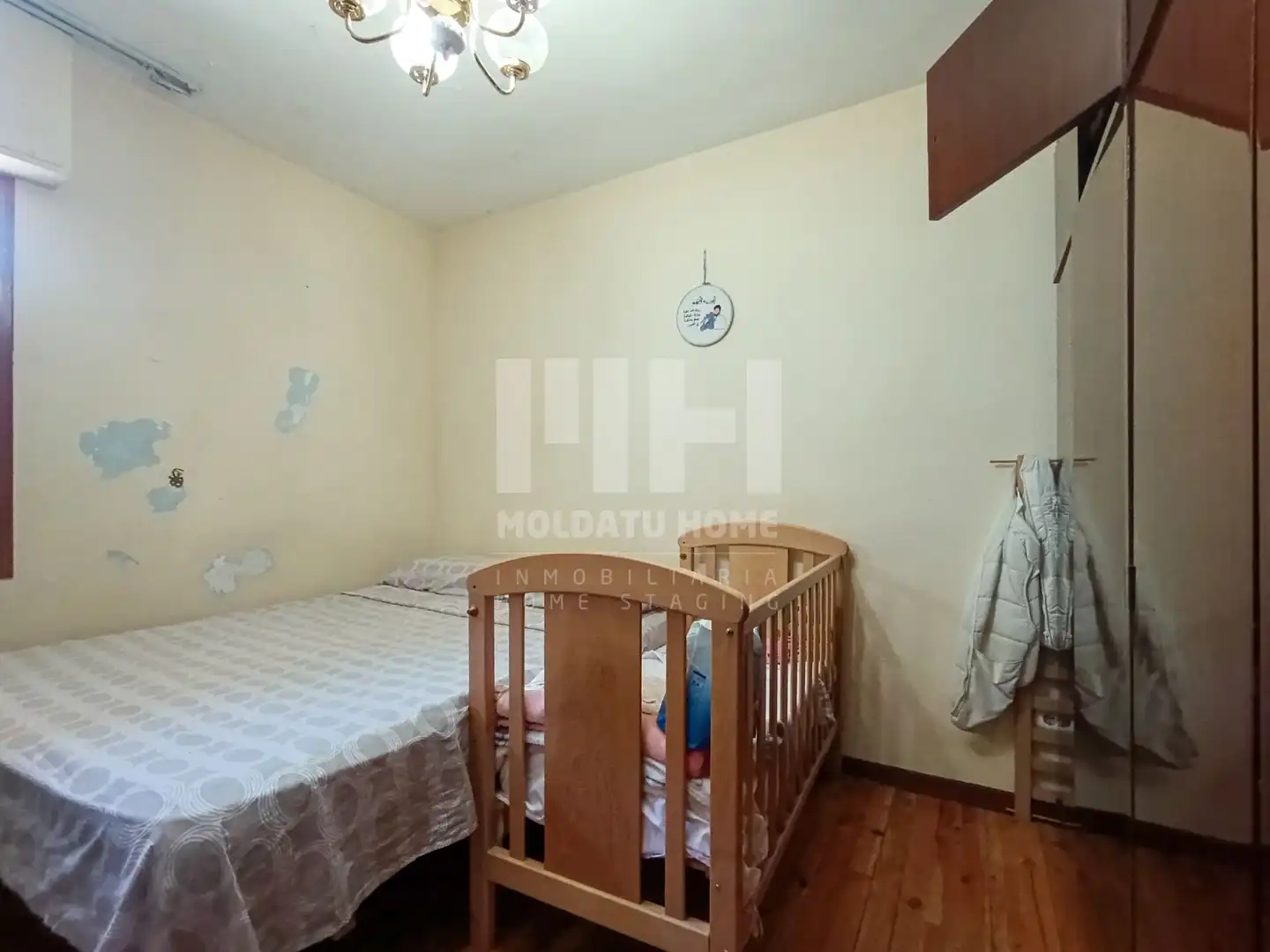 Schlafzimmer von Wohnung zum Verkauf in Irun  mit Heizung