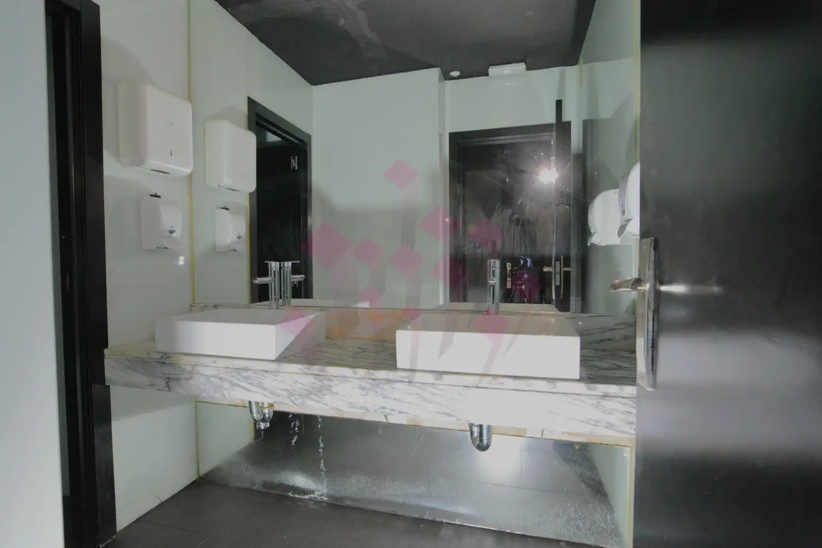 Baño de Local en venta en Ciudad Real