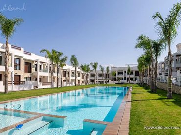 Apartamento con piscina en venta en Los Balcones - Los Altos
