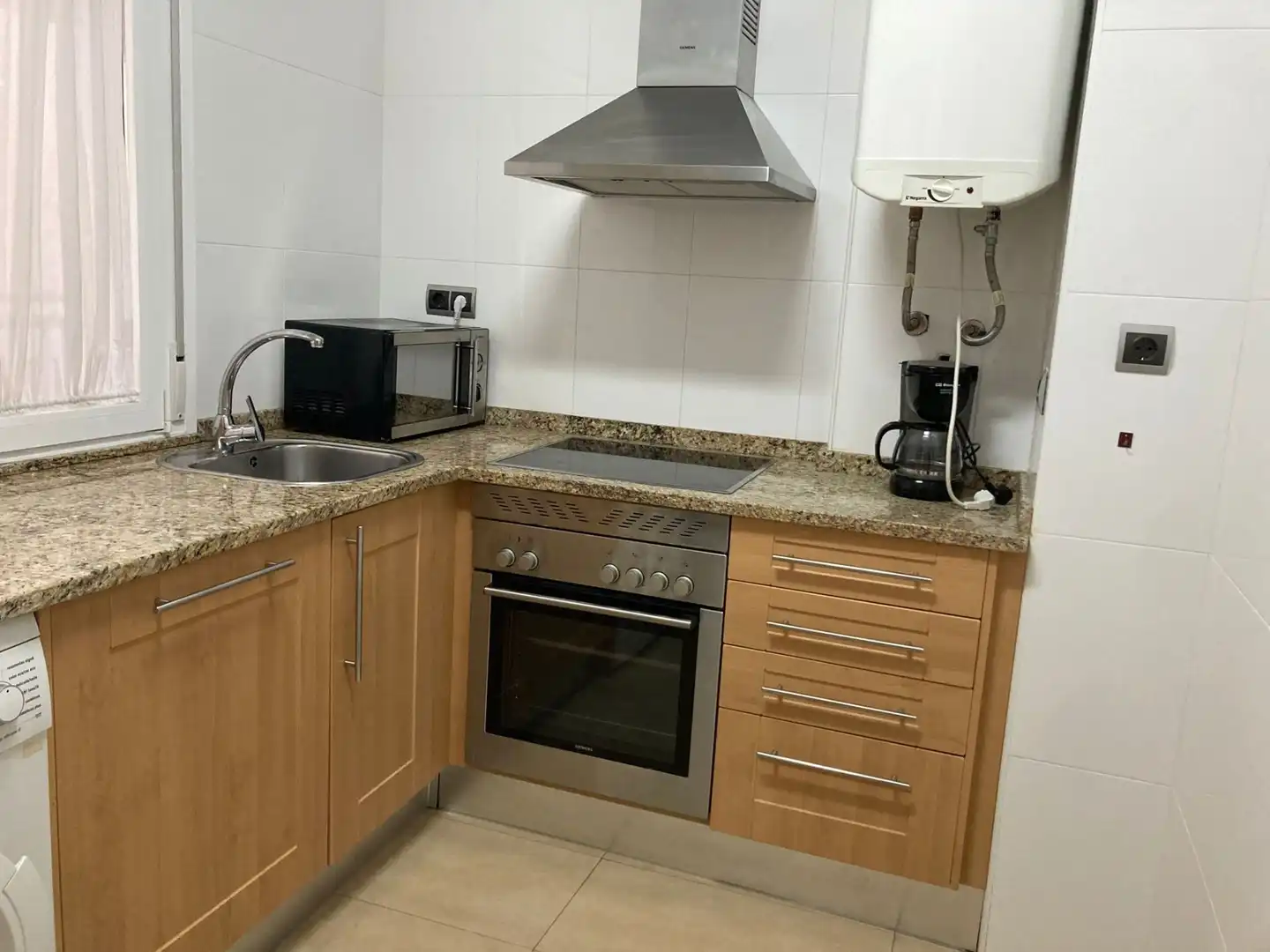 Cocina de Piso de alquiler en Las Lomas de Rame - Bahía Bella