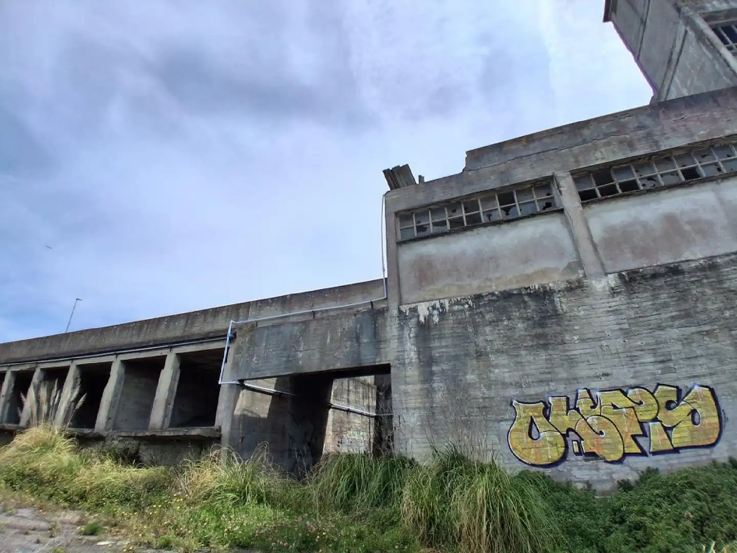 Vista exterior de Nave industrial en venta en Arteixo