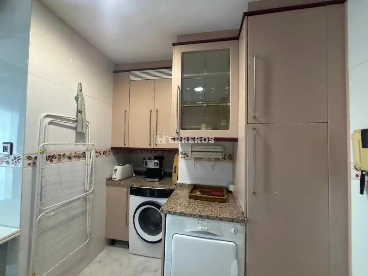 Kitchen of Flat for sale in  Logroño  with Heating, Parquet flooring and Terrace