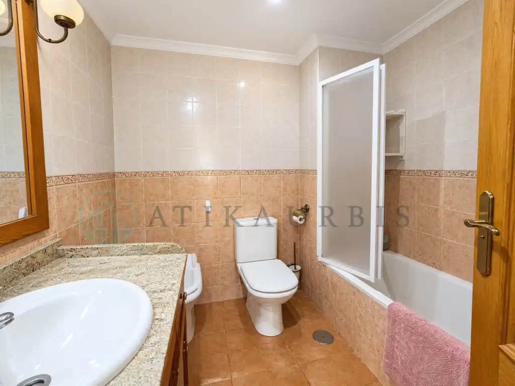 Baño de Piso en venta en Málaga con Aire acondicionado, Terraza y Amueblado