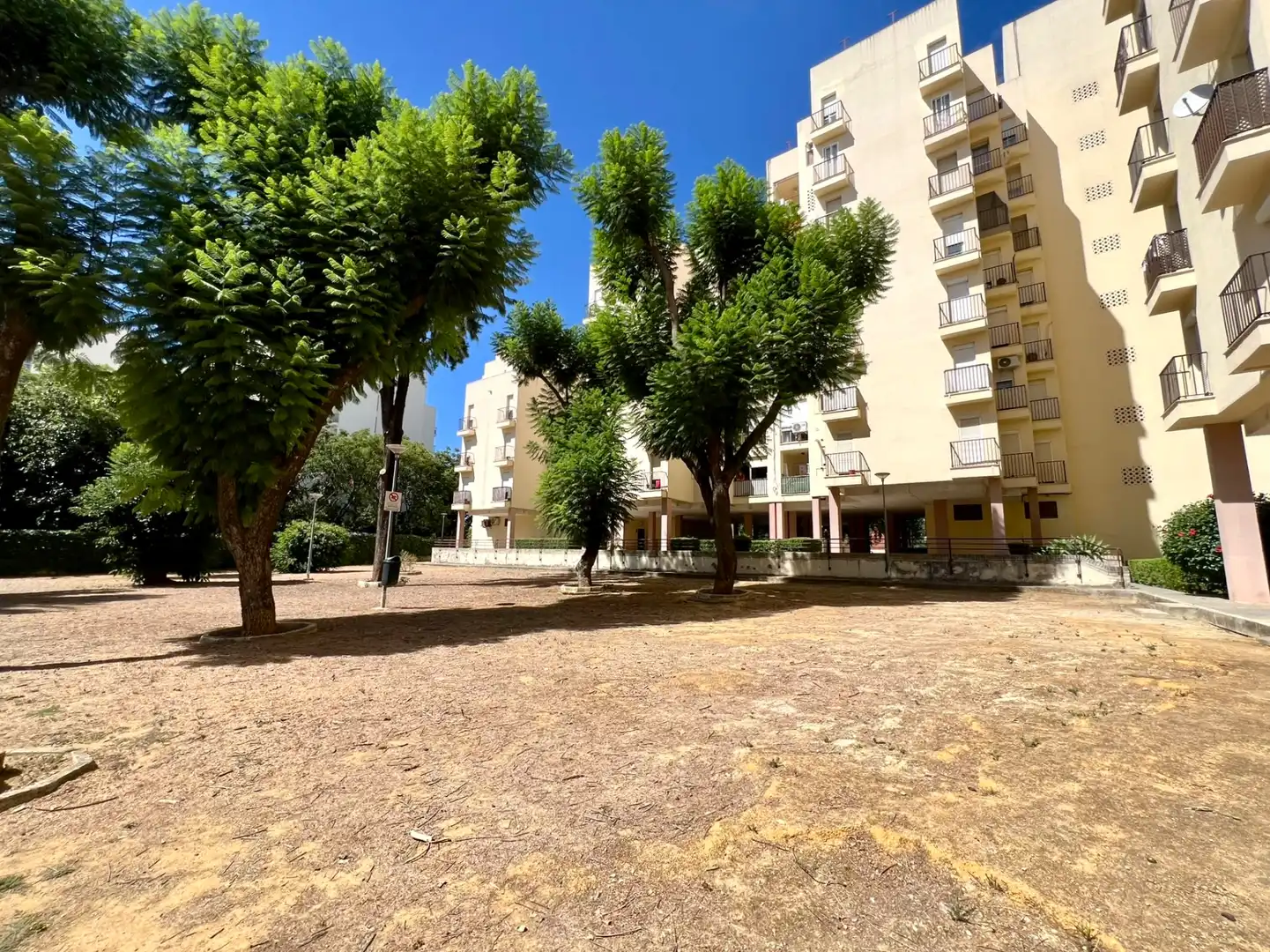 Vista exterior de Pis en venda en Jerez de la Frontera amb Terrassa i Balcó