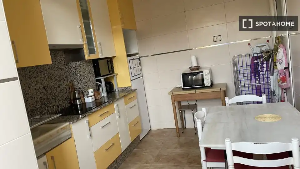 Room in Plaza España - Corte Inglés