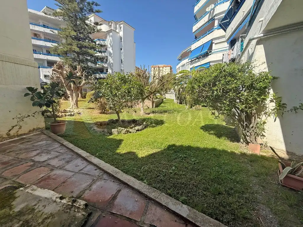 Jardín de Piso en venta en Fuengirola con Aire acondicionado y Jardín privado