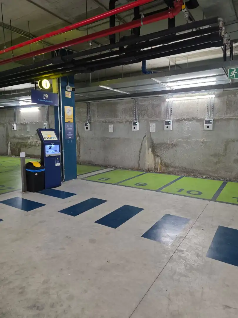 Parcheggio con ascensore in affitto a Carrer del Doctor Trueta 209, imagen 6