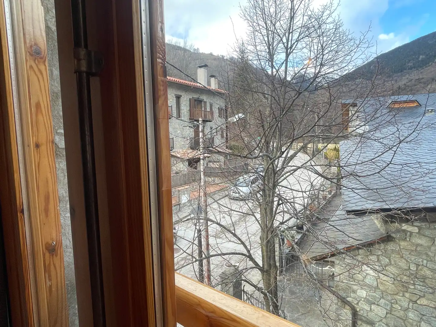 Vista exterior de Àtic en venda en Setcases amb Calefacció, Parquet i Traster