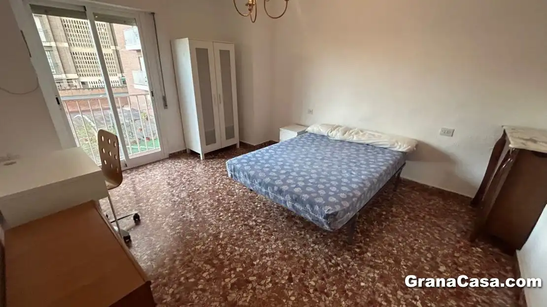 Bedroom of Flat for share in Granada  with Heating, Terrace and Furnished