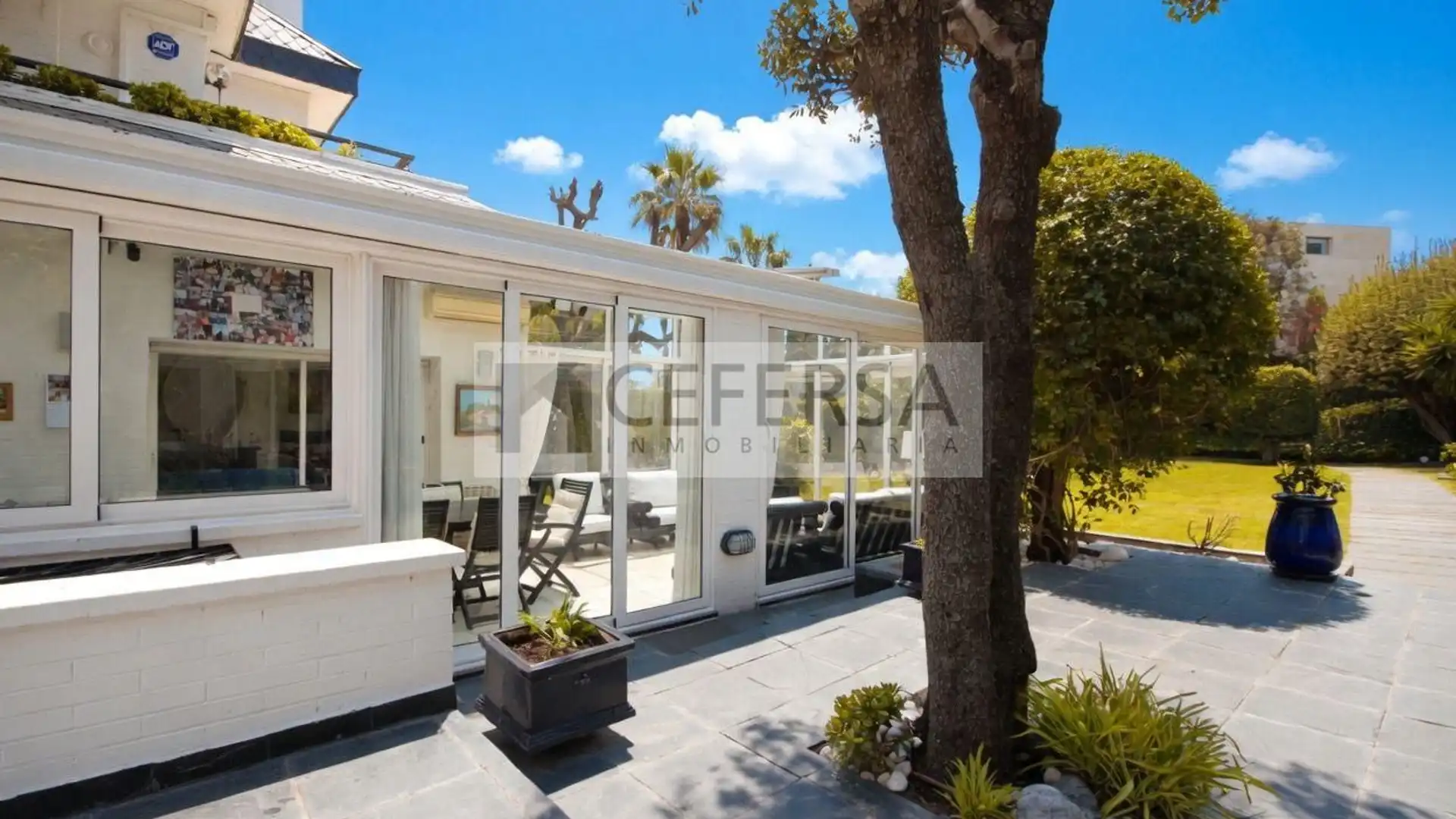 Garden of Single-family semi-detached for sale in  Barcelona Capital  with Air Conditioner, Heating and Private garden