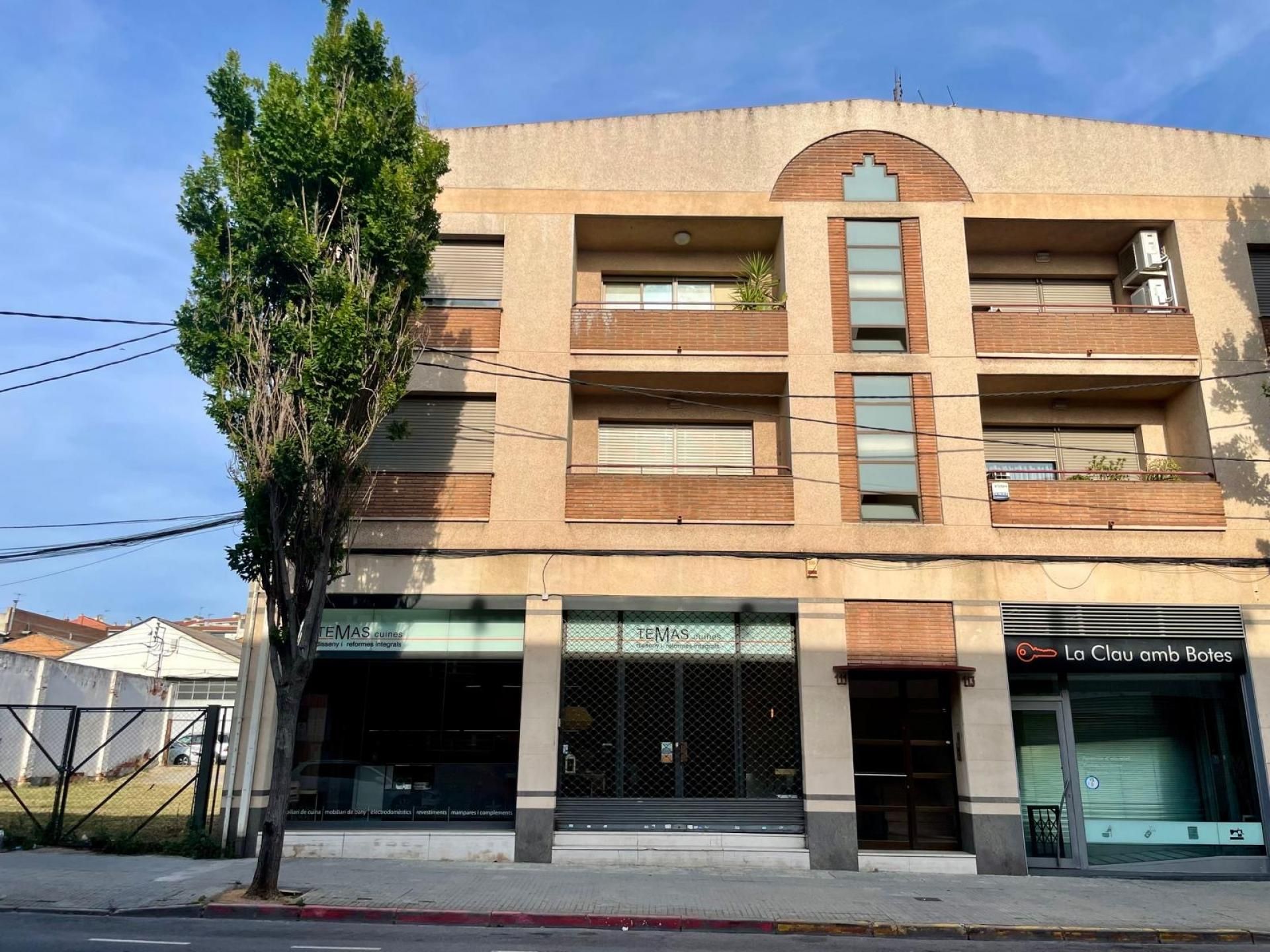 Exterior view of Office for sale in Les Franqueses del Vallès  with Air Conditioner and Heating