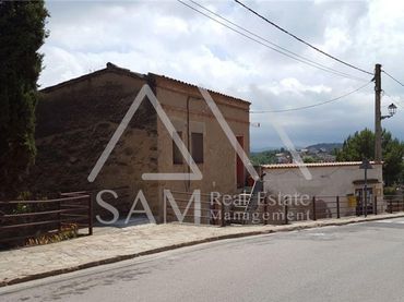 Casa amb balcó en venda a Castellgalí