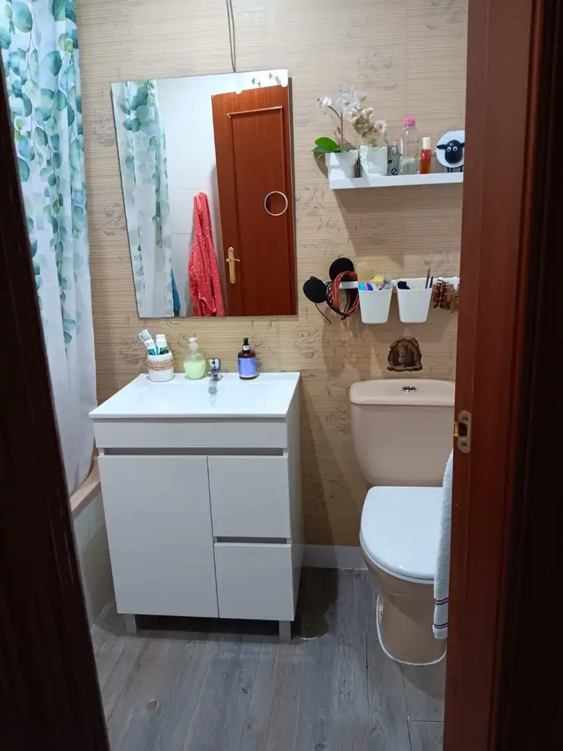 Baño de Piso en venta en Sevilla con Piscina