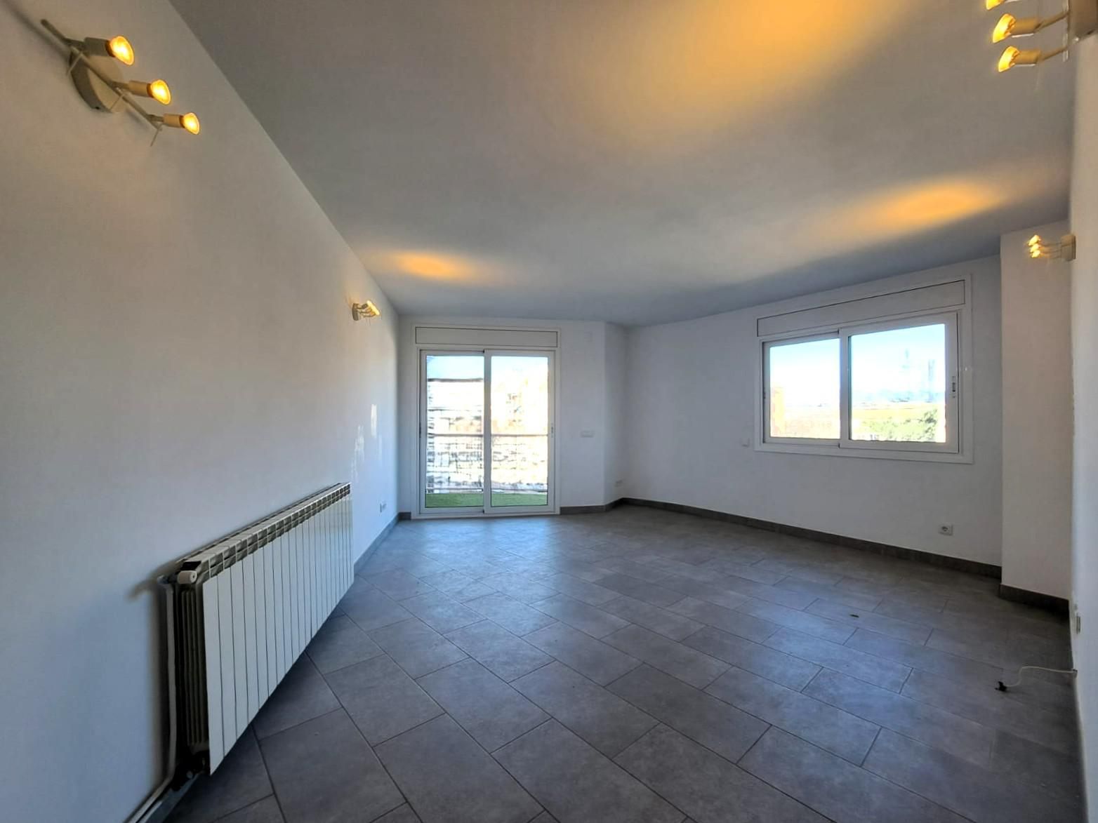 Sala d'estar de Pis en venda en Abrera amb Calefacció i Terrassa