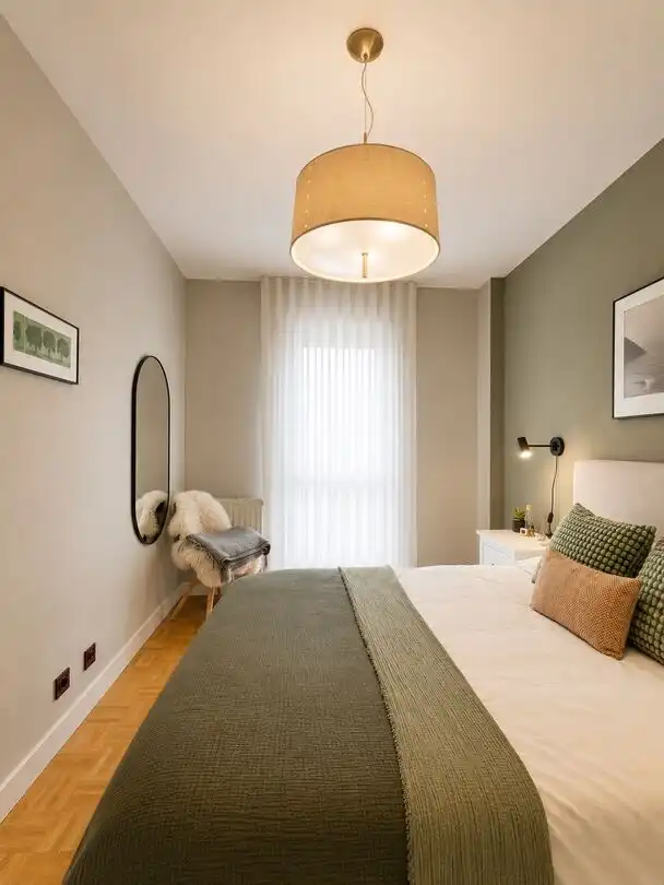 Habitación de Piso en venta en Donostia - San Sebastián  con Calefacción y Balcón