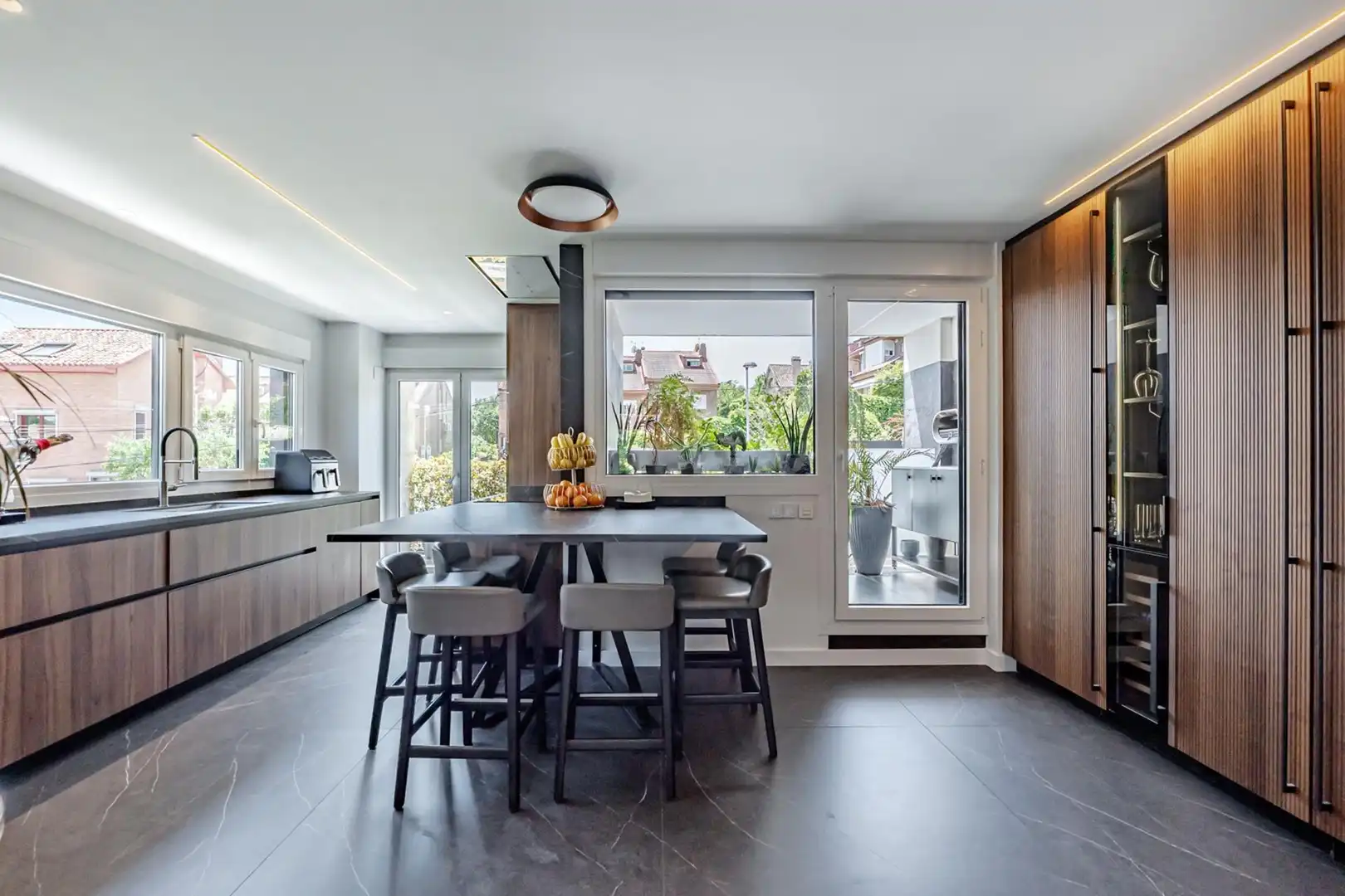 Cocina de Casa adosada en venta en Pozuelo de Alarcón con Aire acondicionado, Calefacción y Piscina