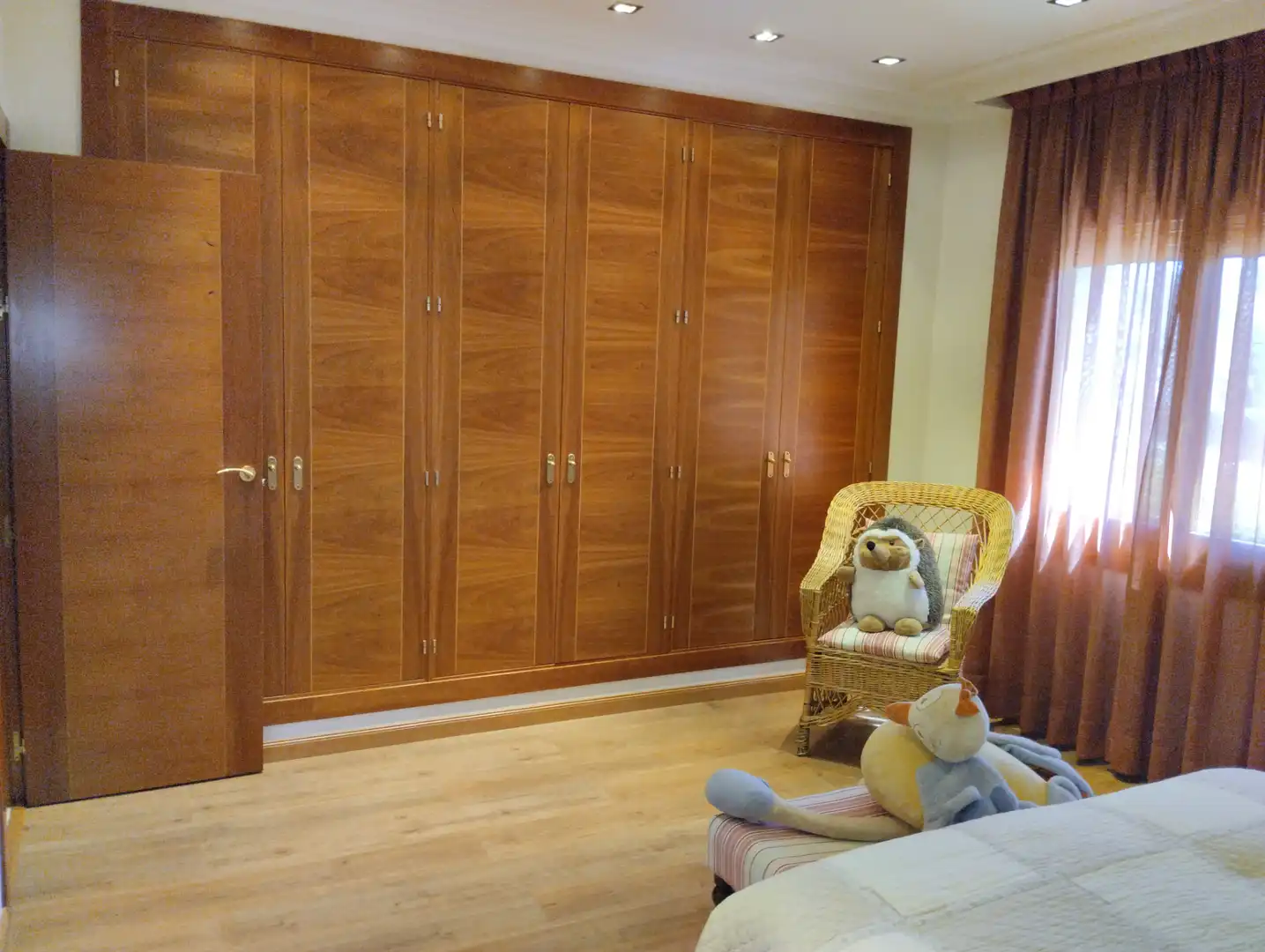Bedroom of Houses for sale in El Escorial  with Air Conditioner, Heating and Private garden