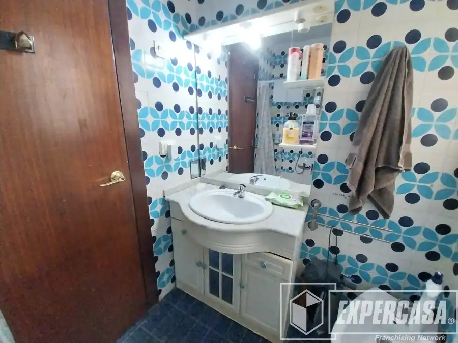 Bathroom of Flat for sale in Centro - Casco antiguo