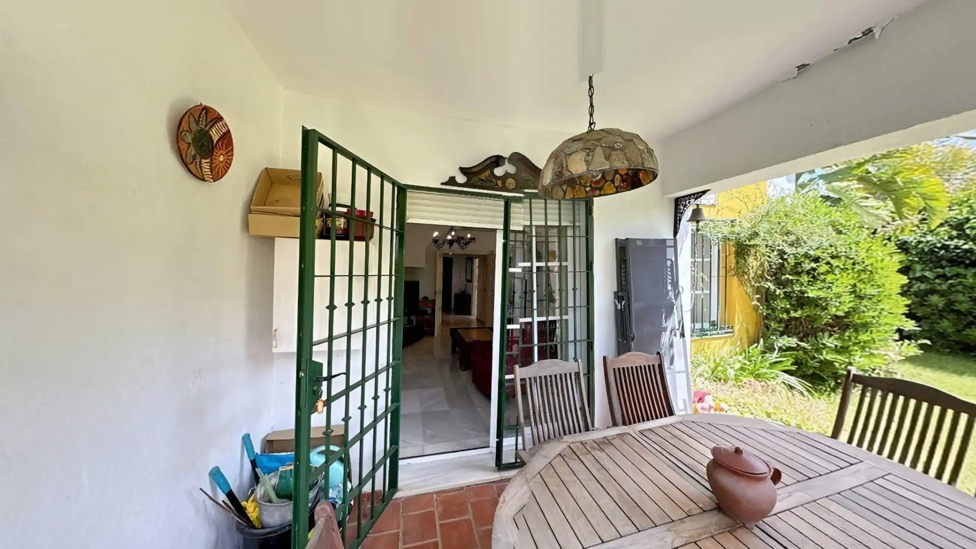 Garten von Einfamilien-Reihenhaus zum Verkauf in Estepona mit Heizung, Privatgarten und Terrasse