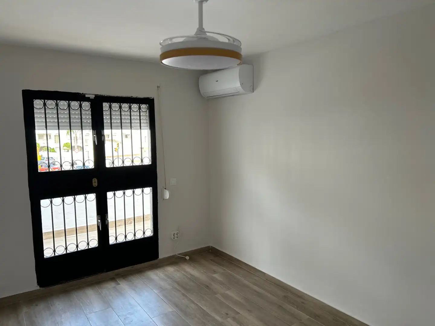 Dormitori de Casa adosada de lloguer en Benalmádena amb Aire condicionat, Calefacció i Terrassa