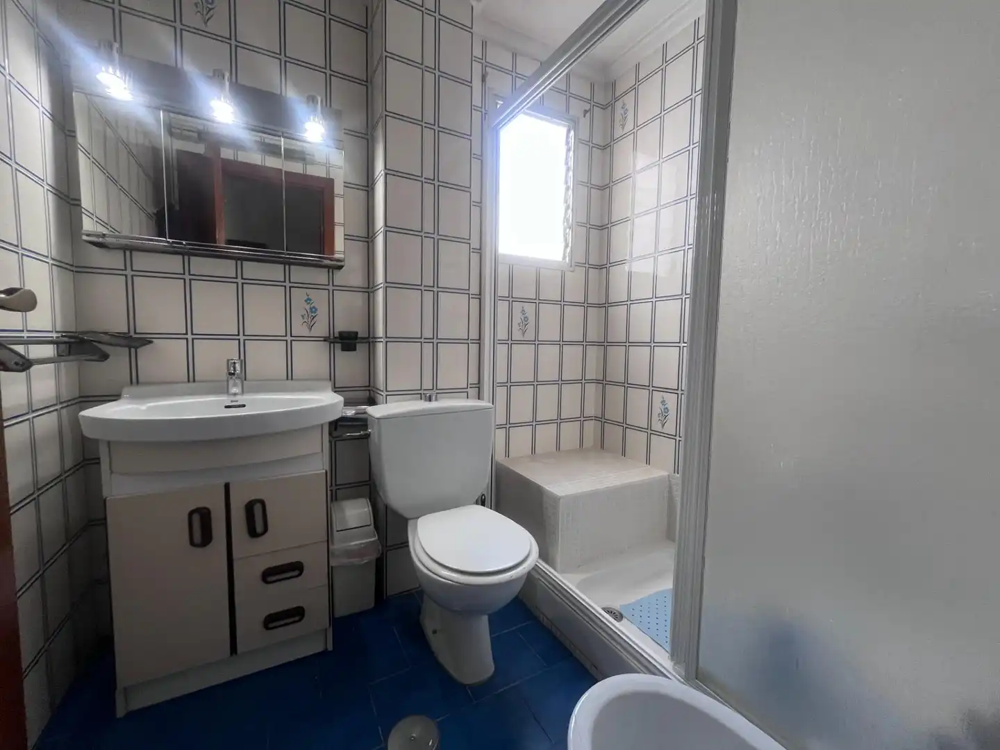 Baño de Piso en venta en Elda con Aire acondicionado y Balcón