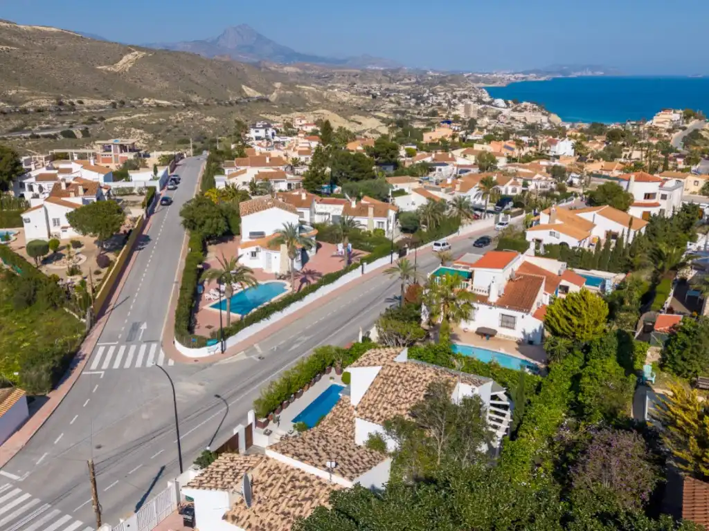Exterior view of Houses for sale in El Campello  with Air Conditioner, Private garden and Terrace