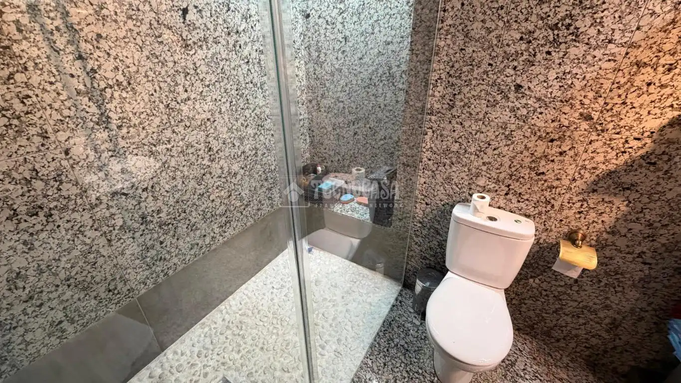 Bany de Pis en venda en Jaén amb Aire condicionat i Calefacció