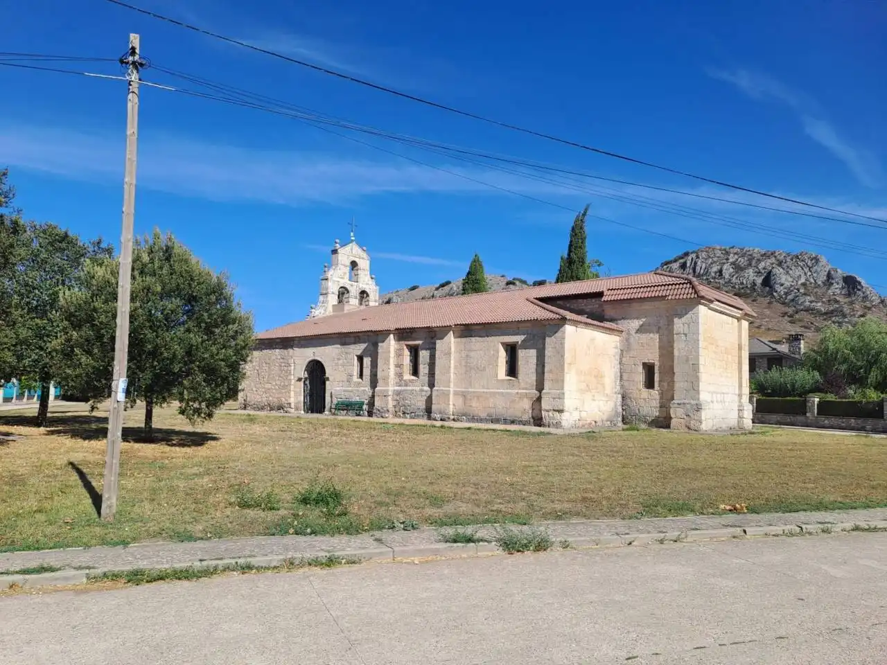 Vista exterior de Residencial en venta en Merindad de Río Ubierna, Burgos
