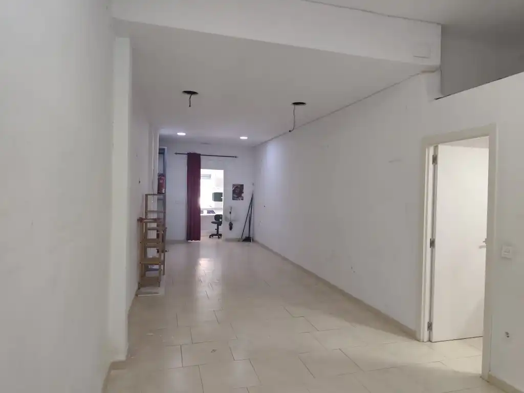 Commercial properties for rent in Plaza Fontiveros, Barrio de Zaidín