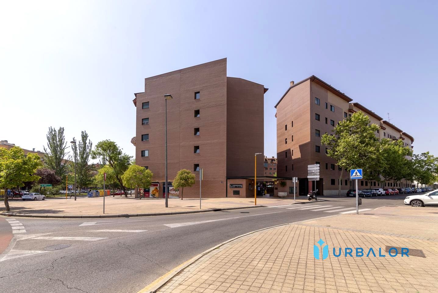 Exterior view of Duplex for sale in Alcorcón  with Air Conditioner, Heating and Parquet flooring