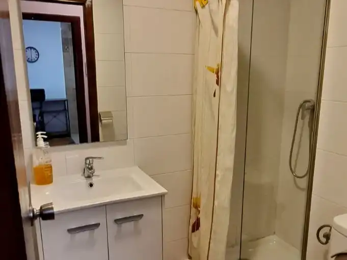 Badezimmer von Wohnung zur Miete in Vallobín - La Florida
