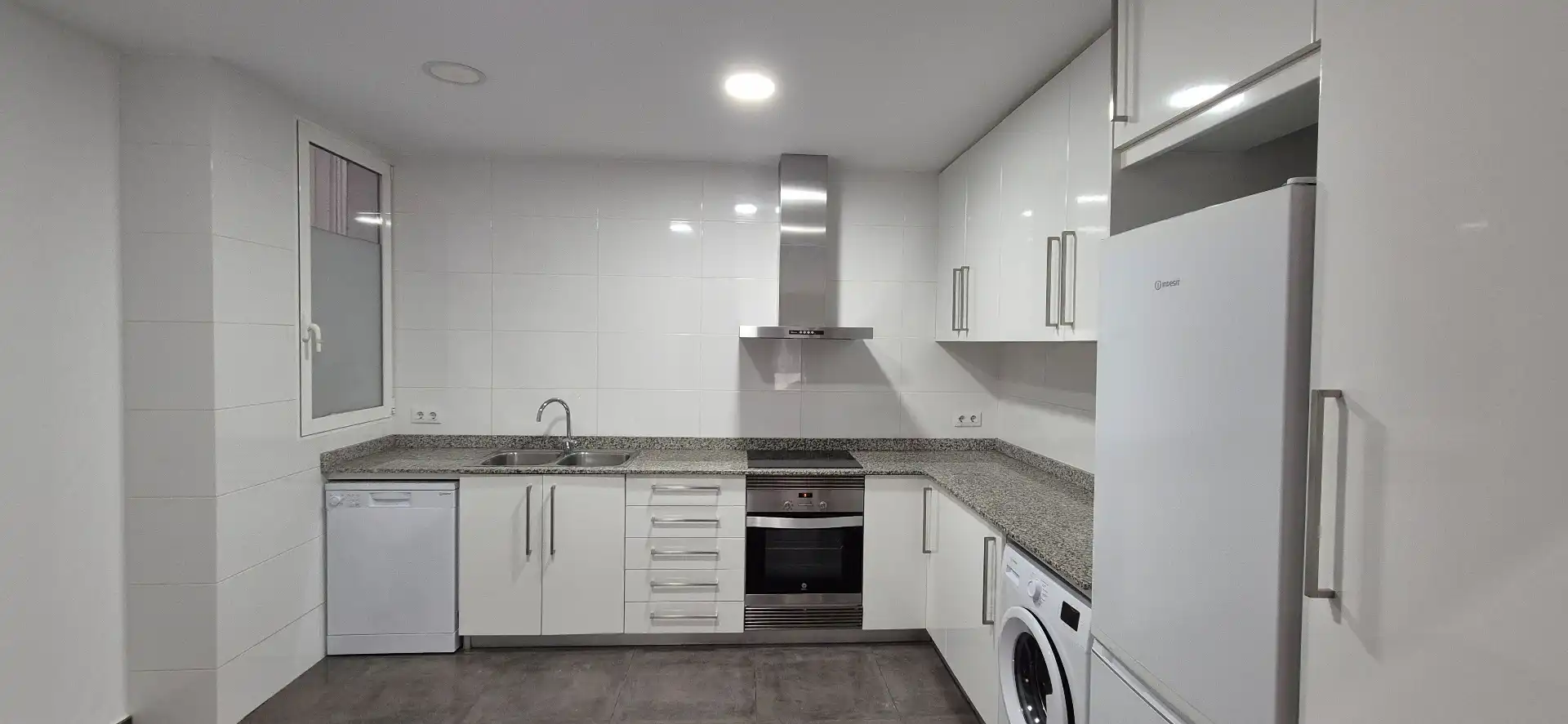 Cocina de Piso de alquiler en Valencia con Aire acondicionado, Terraza y Amueblado