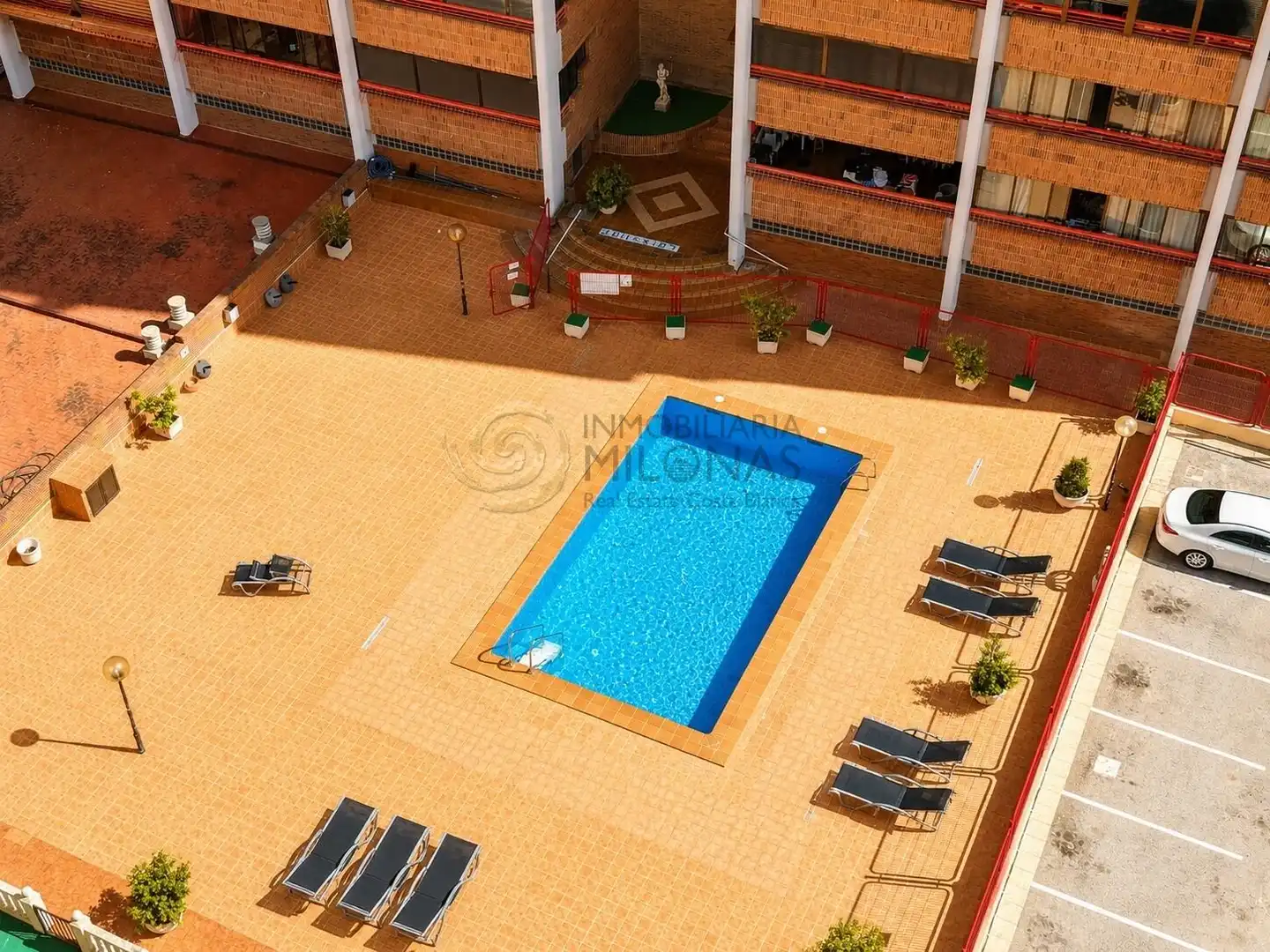 Piscina de Apartamento en venta en Benidorm con Aire acondicionado, Amueblado y Piscina comunitaria