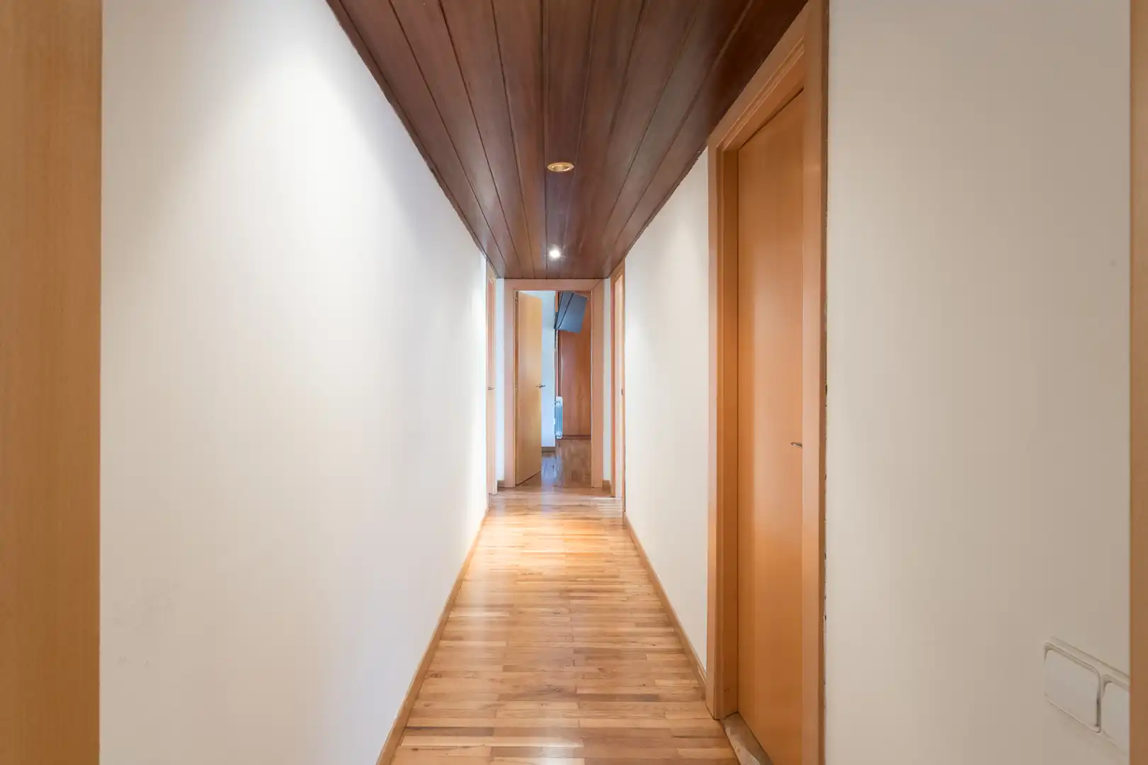Wohnung zum Verkauf in Barcelona mit Klimaanlage, Heizung und Parkett